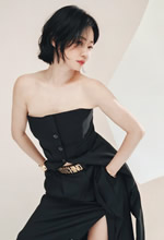 谭卓勾勒曼妙肩颈线条