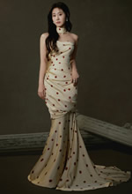 张碧晨长裙曳地步履轻盈