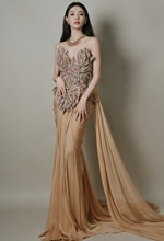 钟楚曦构筑一场绮丽梦境