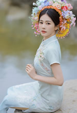 白鹿一念簪花温柔绽放