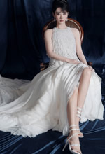 杨紫温柔韵律自带光芒