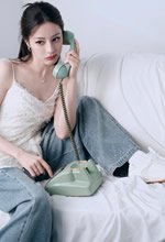 迪丽热巴清爽蓝白色系