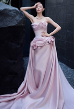 钟楚曦绮丽粲然勾勒灵动